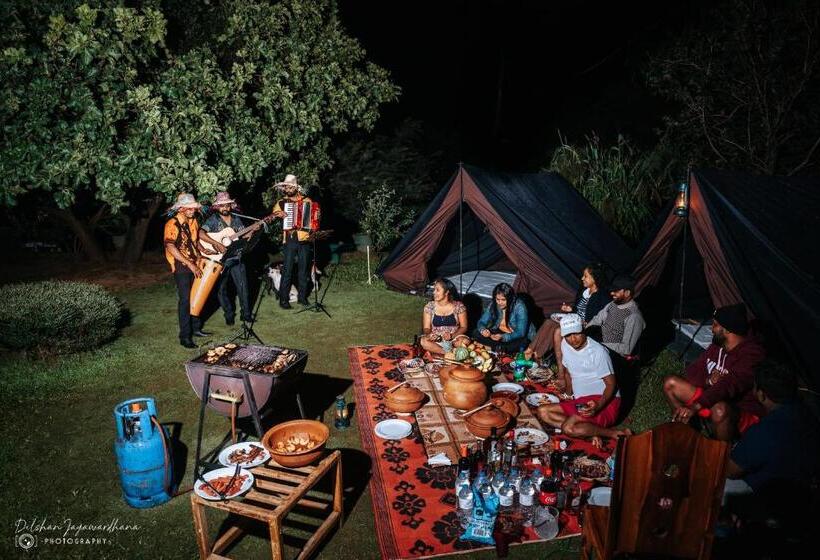 בית מלון כפרי Lakegala Resort