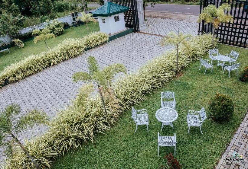 בית מלון כפרי Lakegala Resort