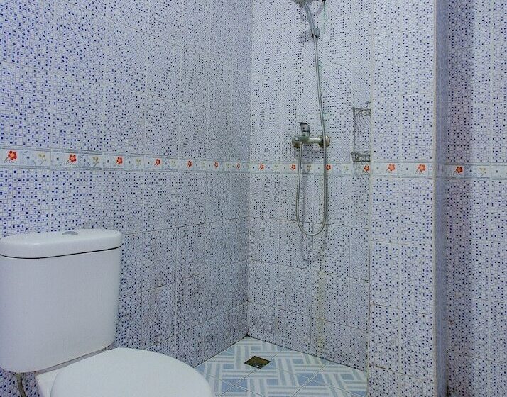 هتل Oyo 90072 Apri Inn Syariah