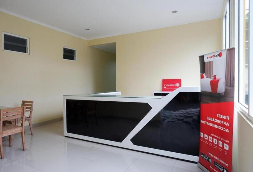 فندق Reddoorz @ Jalan Bali Cilacap