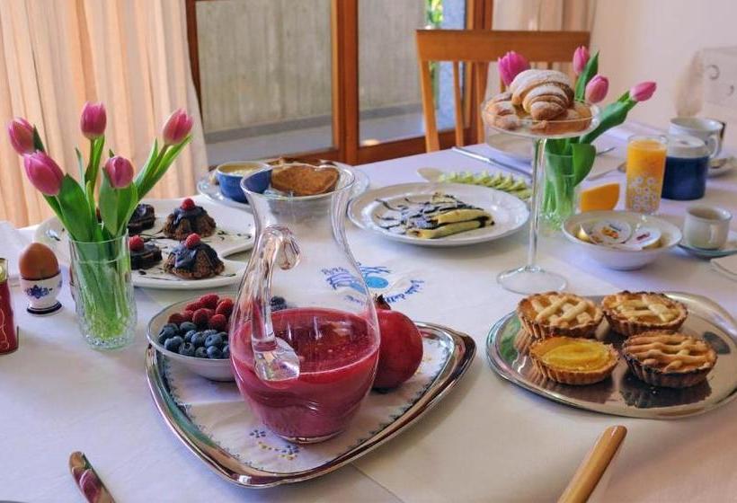 تختخواب و صبحانه Il Nido Della Dani