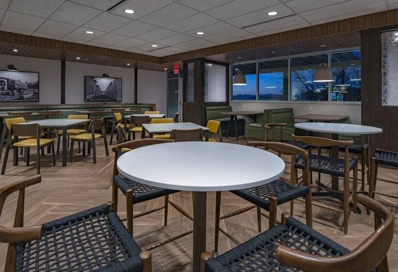 فندق Fairfield Inn & Suites By Marriott Klamath Falls