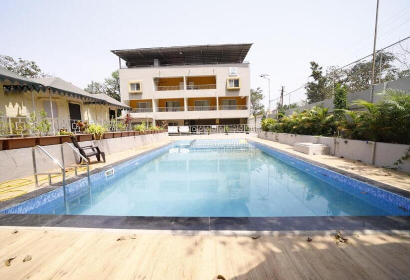 호텔 Indradhanush Hill Resort