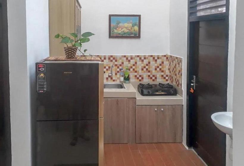 فندق Koolkost @ Jalan Samratulangi Manado (minimum Stay 6 Nights)