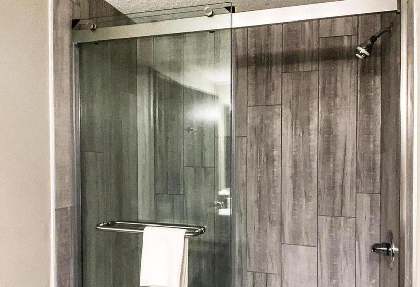 ホテル Quality Inn Roseville Detroit North