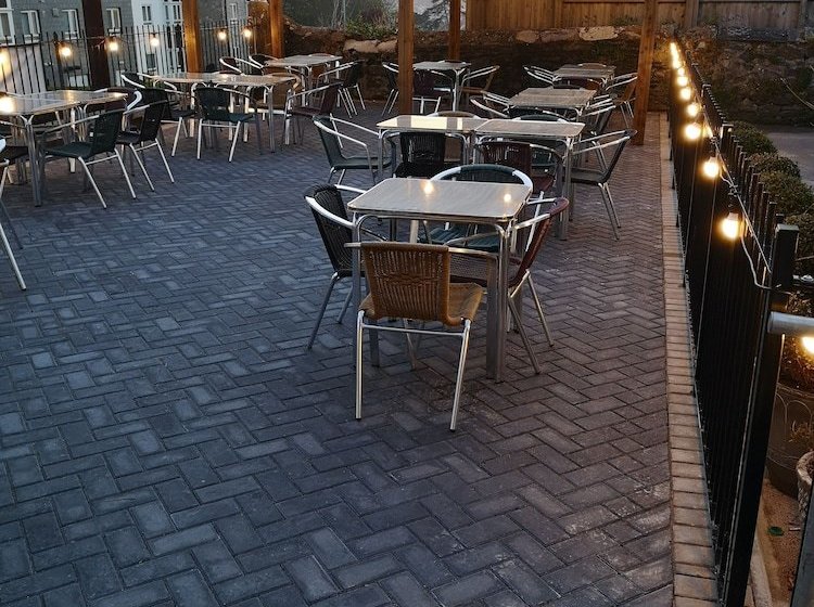 בית מלון כפרי The George Inn