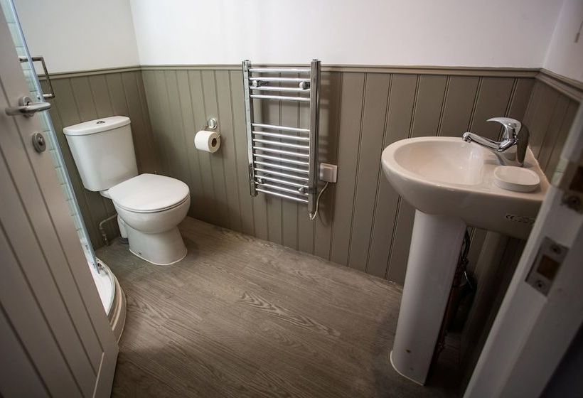 בית מלון כפרי The George Inn