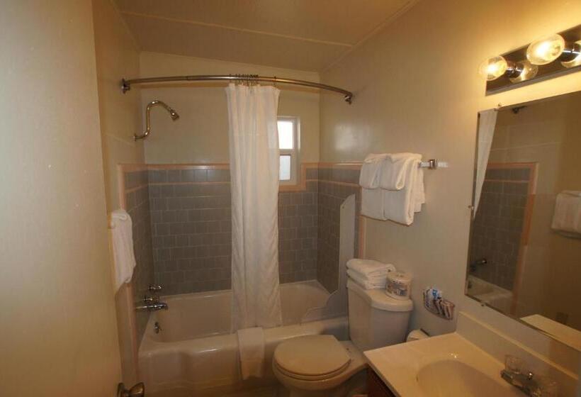 هتل Aiken S Lodge