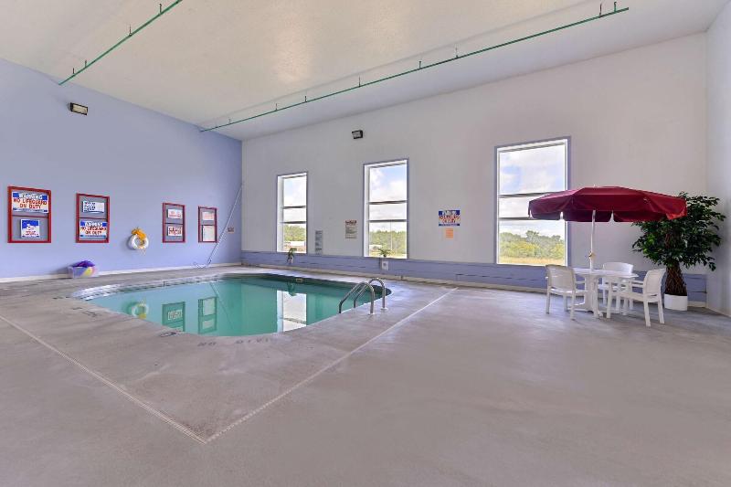 فندق Americas Best Value Inn & Suites Clear Lake