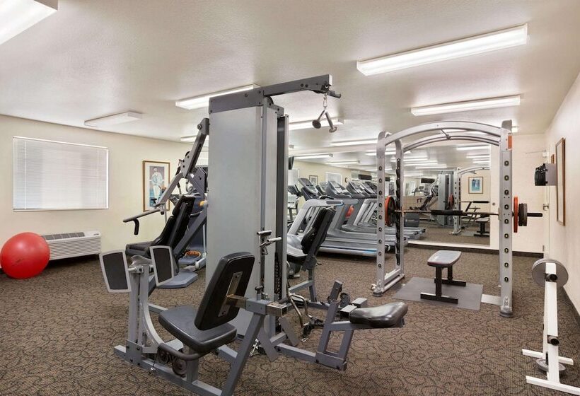 ホテル Baymont By Wyndham Hearne