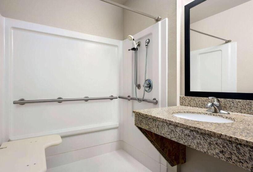 ホテル Baymont By Wyndham Hearne