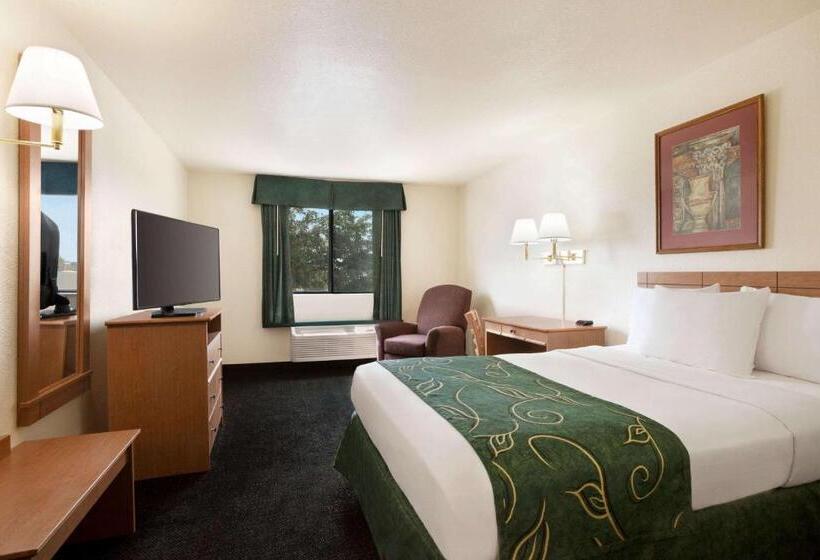 ホテル Baymont By Wyndham Hearne