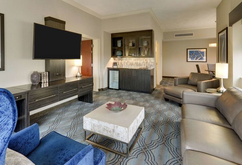 Отель Doubletree By Hilton St. Louis Forest Park