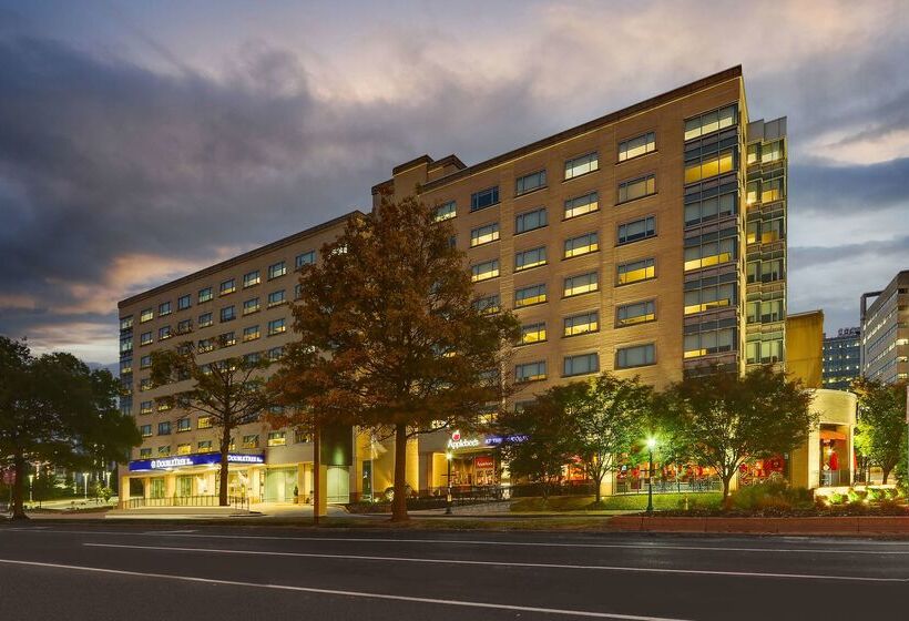 Отель Doubletree By Hilton St. Louis Forest Park