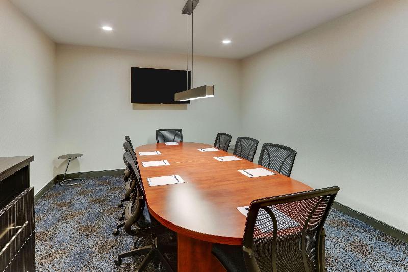 هتل Doubletree By Hilton St. Louis Forest Park