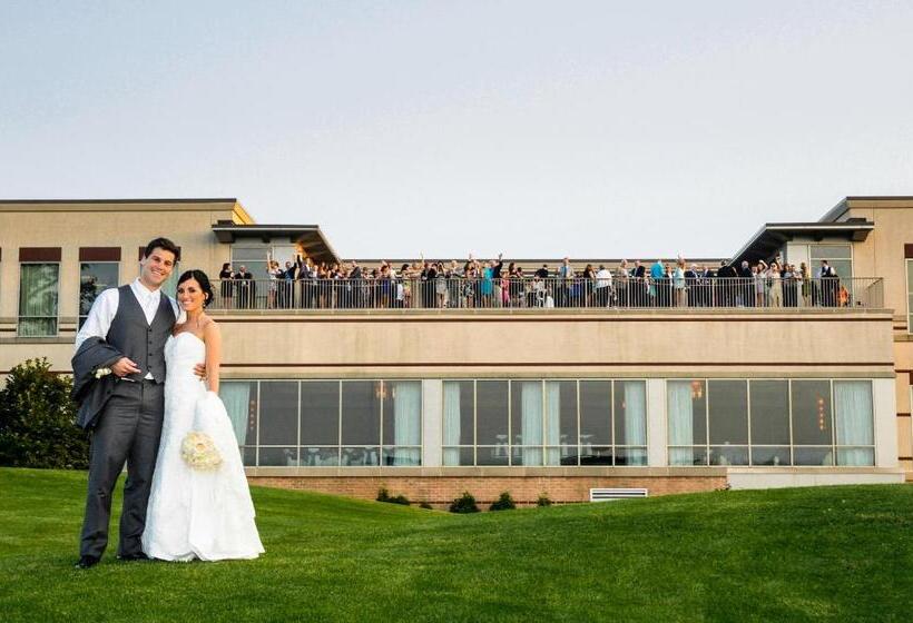 בית מלון כפרי Eaglewood Resort & Spa