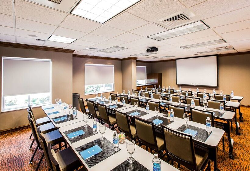 هتل Hyatt House Santa Clara