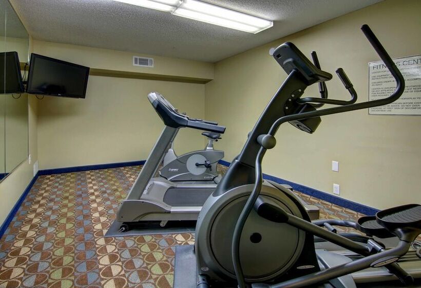 هتل Intown Suites Extended Stay Marietta Ga   Roswell Rd