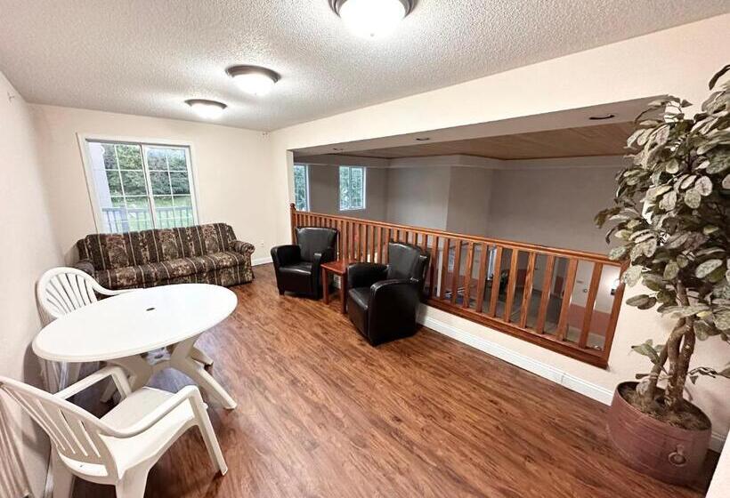 هتل Mainstay Suites Madison Airport