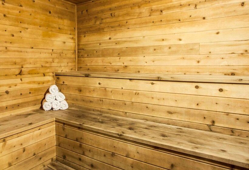 هتل Quality Inn & Suites Davenport Near I 80