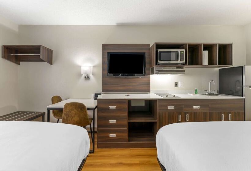 فندق Suburban Studios Lavale   Cumberland
