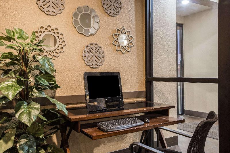 هتل Super 8 By Wyndham Altoona