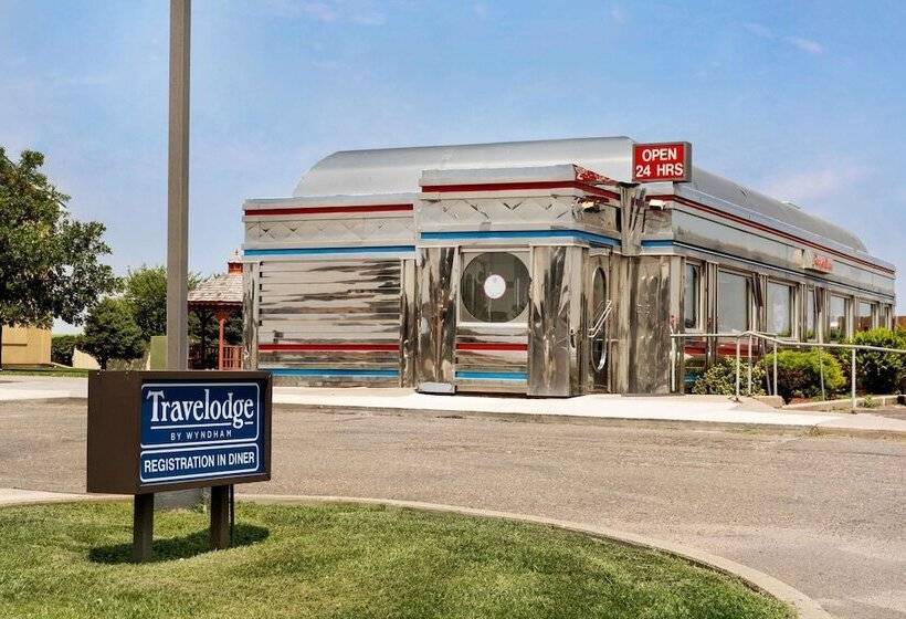 בית מלון כפרי Travelodge By Wyndham Sharon Springs