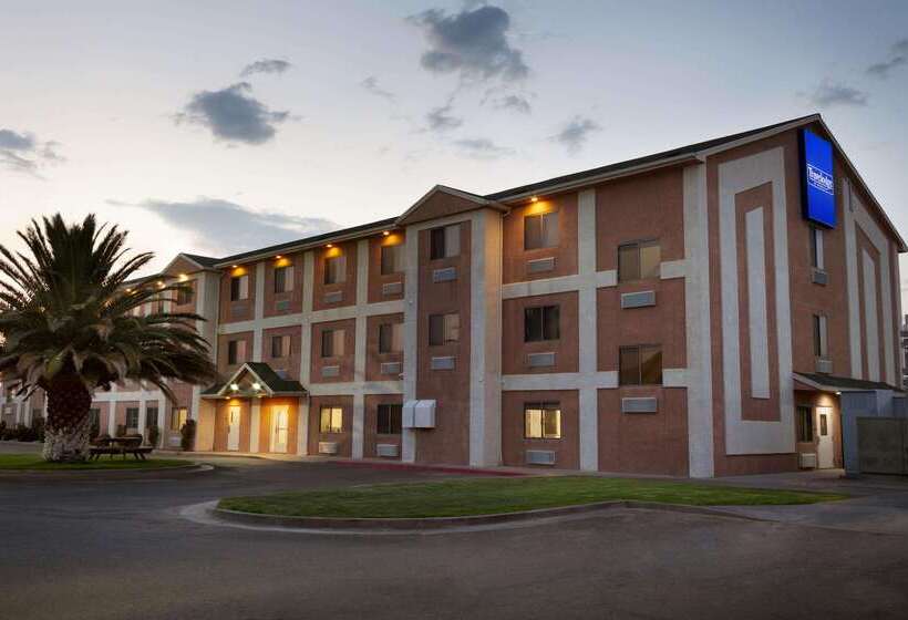 فندق Travelodge By Wyndham Yermo