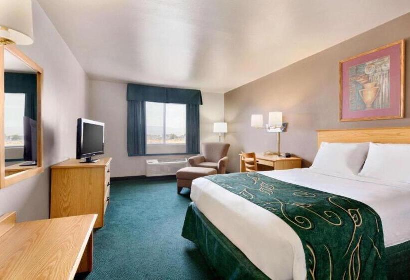 فندق Travelodge By Wyndham Yermo