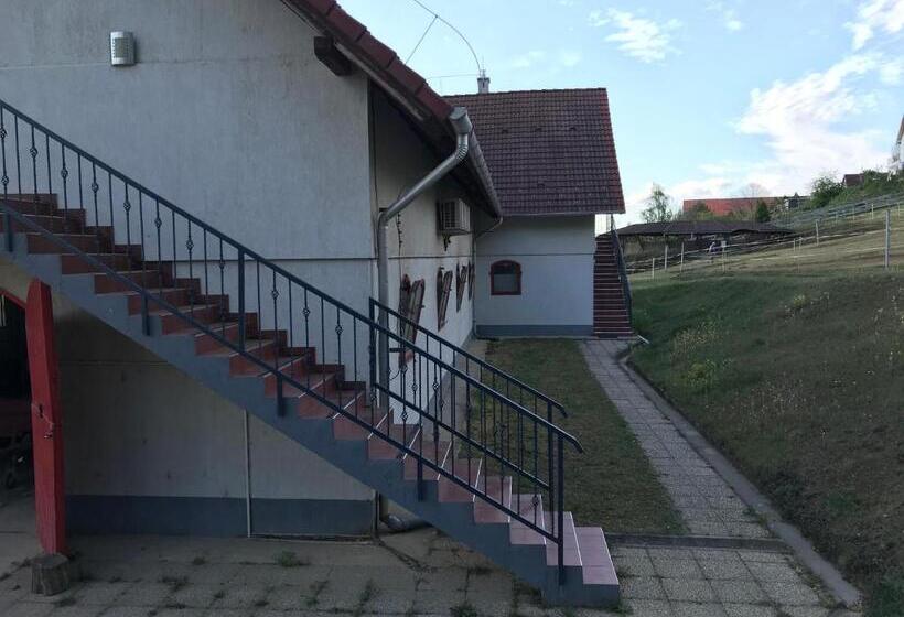 住宿加早餐  Prosper Lovasklub Panzió