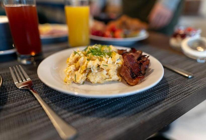 پانسیون Karolina