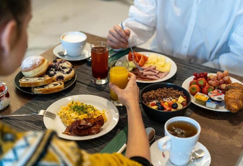 پانسیون Karolina