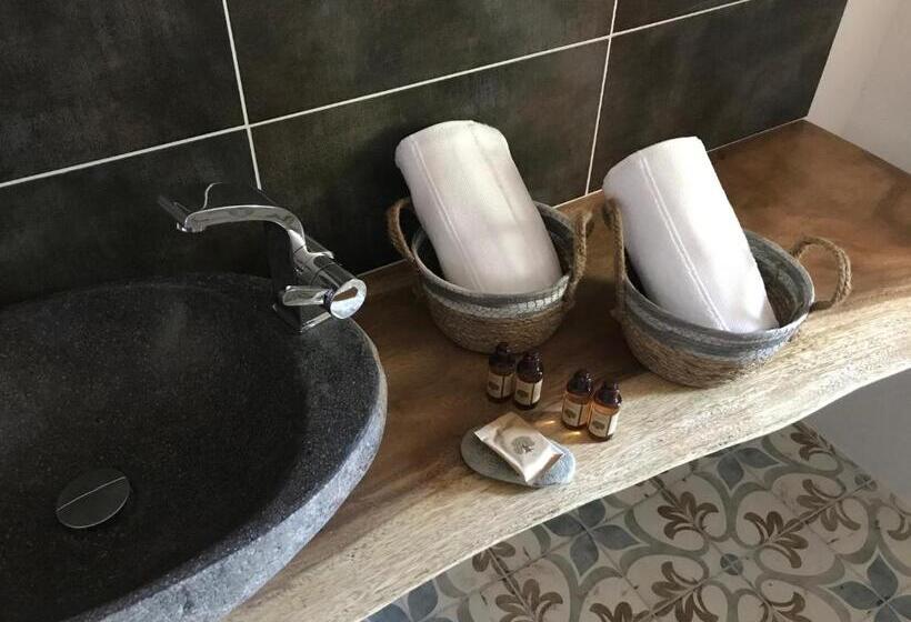 بنسيون Les Cailloux Dorés