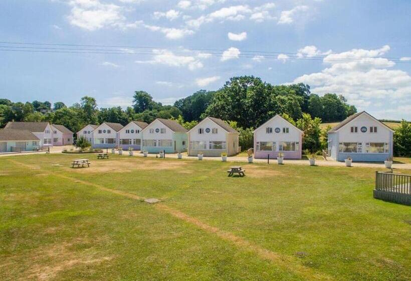 אתר נופש Salterns Village