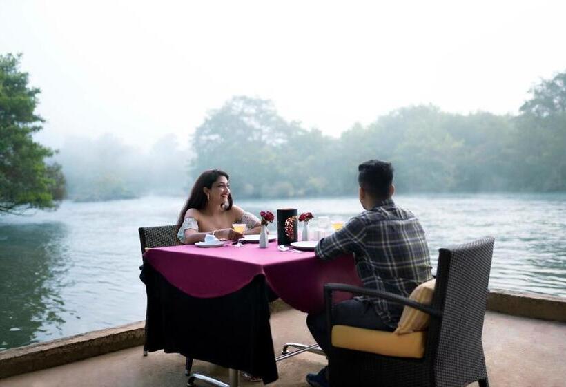 Whistling Woodzs Resort