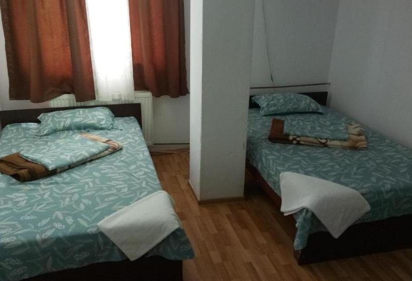 ユースホステル La Conu Iancu