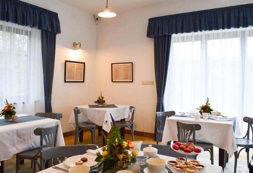 مبيت وإفطار Somhegyi öreg Hársfák Major Vendégház