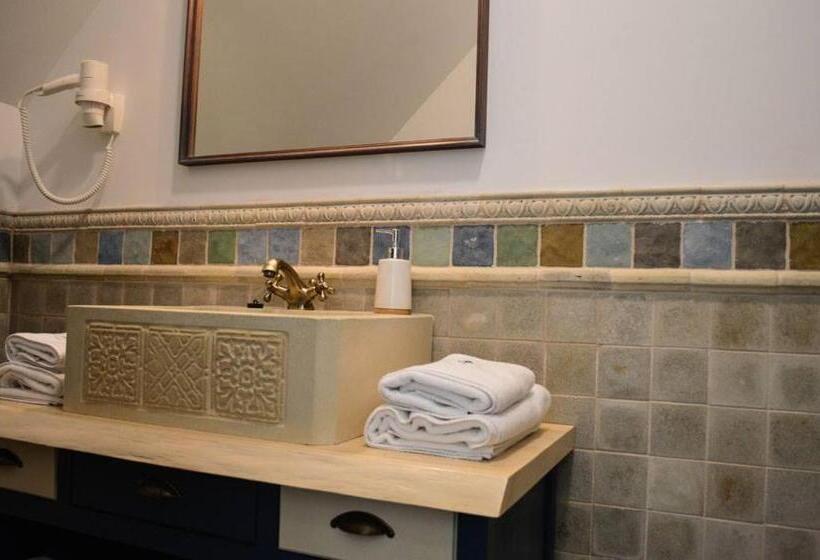 مبيت وإفطار Somhegyi öreg Hársfák Major Vendégház