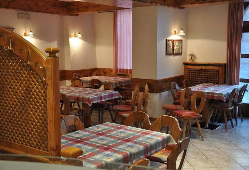 فندق Albergo Dolomiti