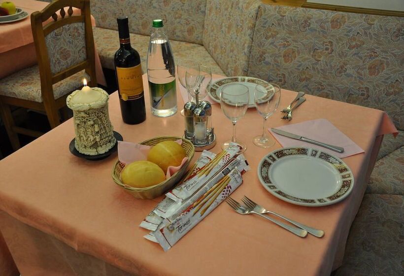 فندق Albergo Dolomiti