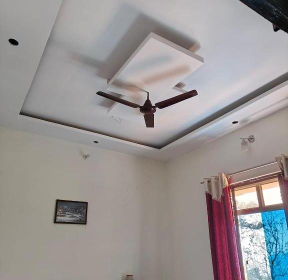 בית מלון כפרי Sunny Pines Resort