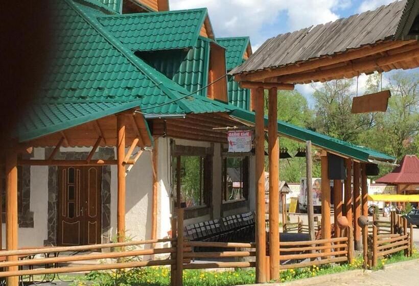 אתר נופש Edelweiss Carpathians Migovo