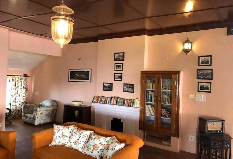 منتجع Tree Of Life Grand Oak Manor Binsar