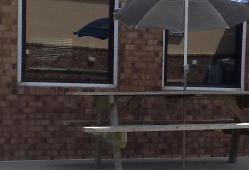 Sandpiper Motel