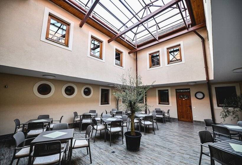 ベッドアンドブレックファースト Végvári Hotel Eger