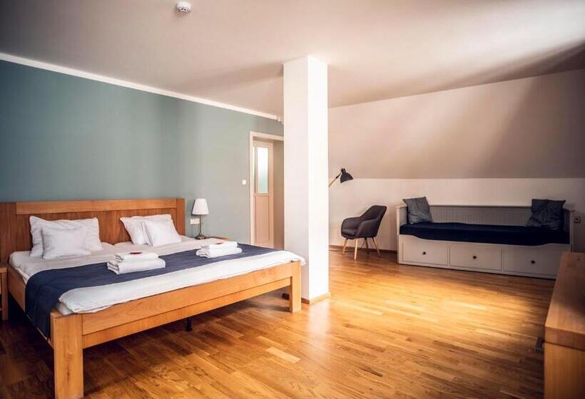 پانسیون Penzion Thir