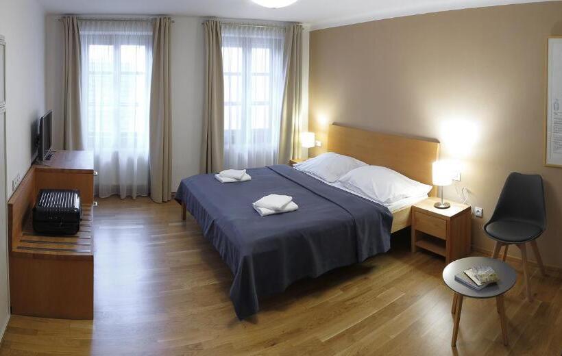 پانسیون Penzion Thir