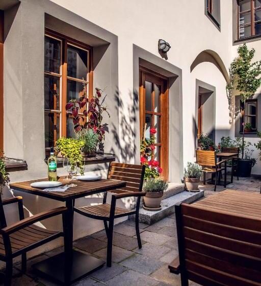 پانسیون Penzion Thir