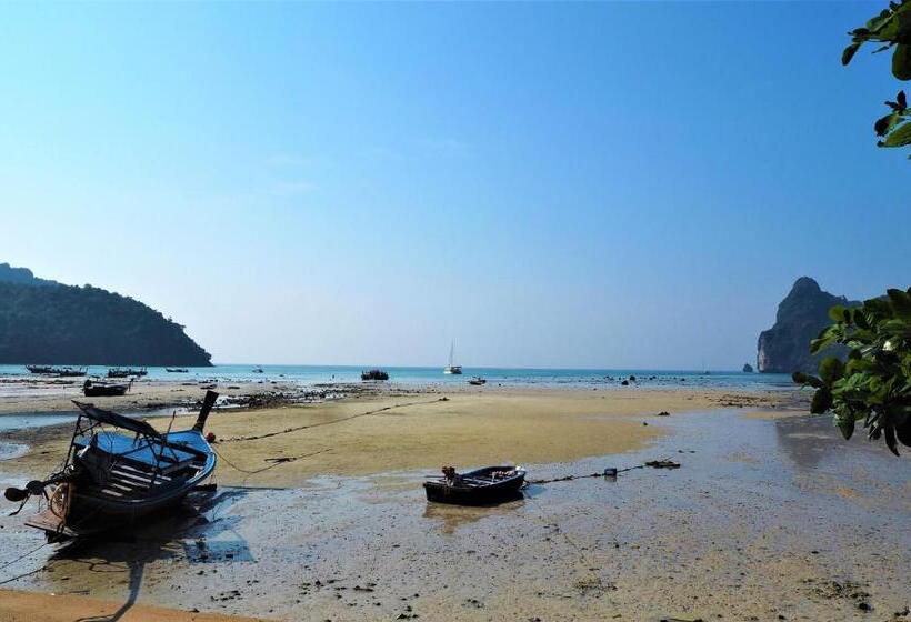 استراحتگاه Dee Dee Sea Front