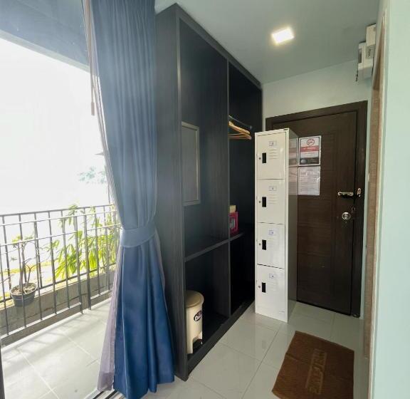 استراحتگاه Dee Dee Sea Front
